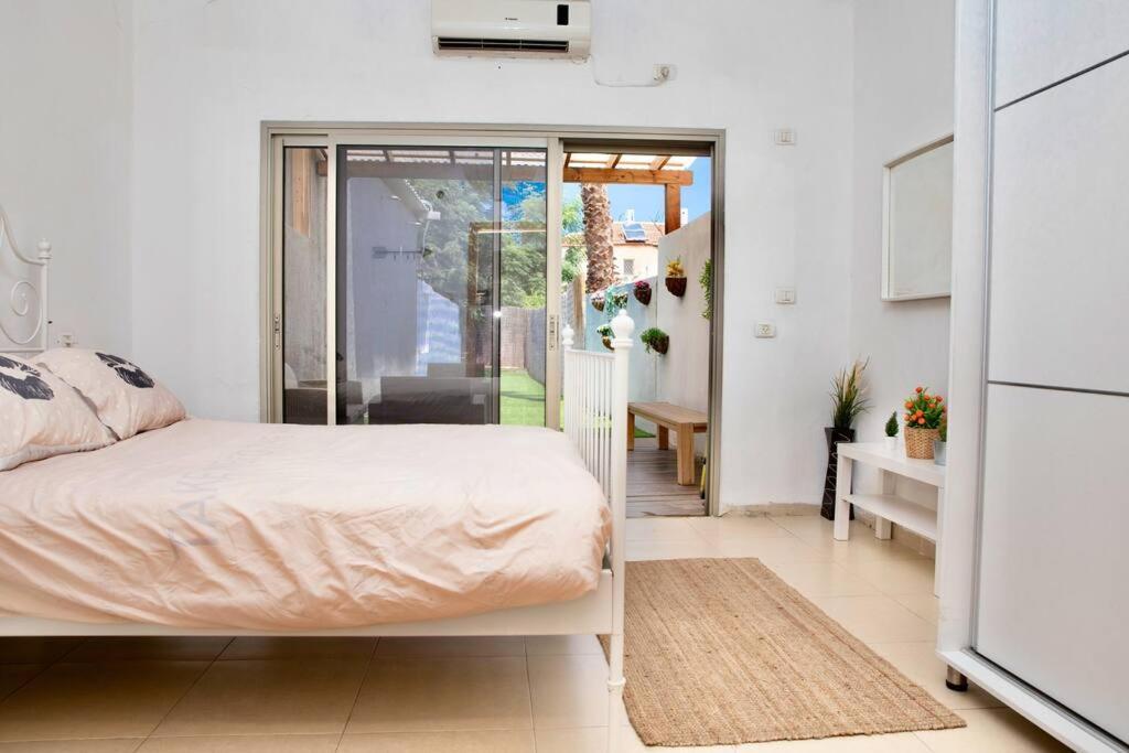 Homey Apartment Near The Beach Hadera Eksteriør billede