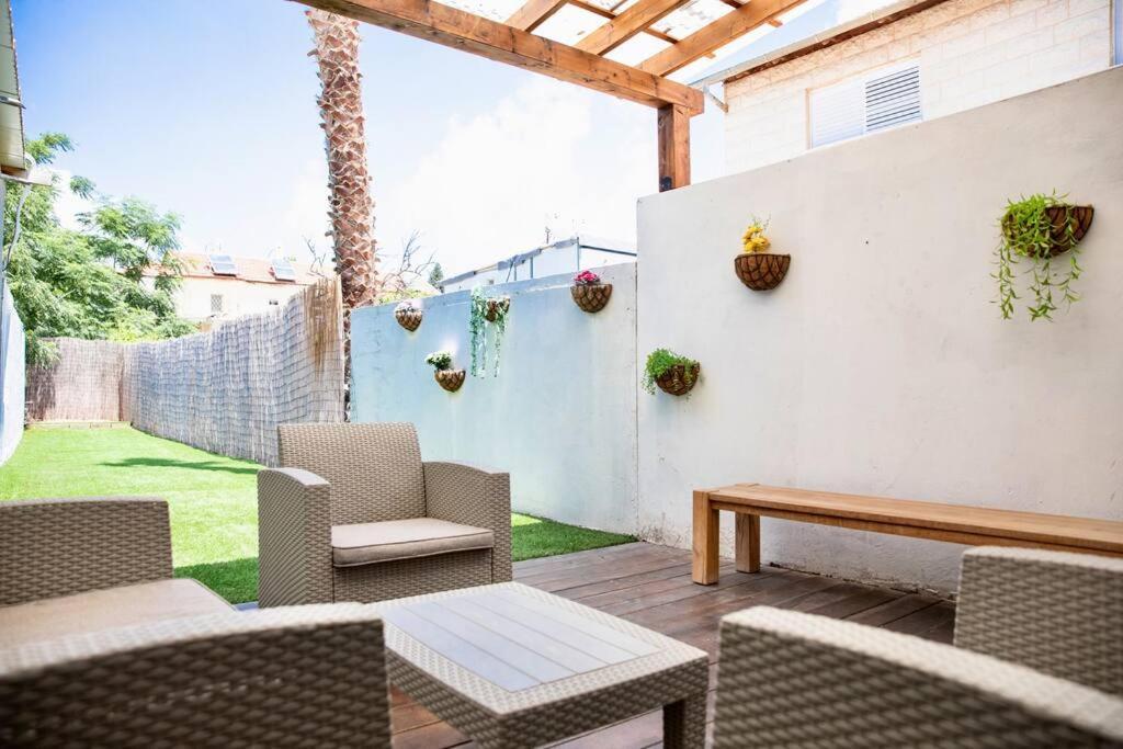 Homey Apartment Near The Beach Hadera Eksteriør billede