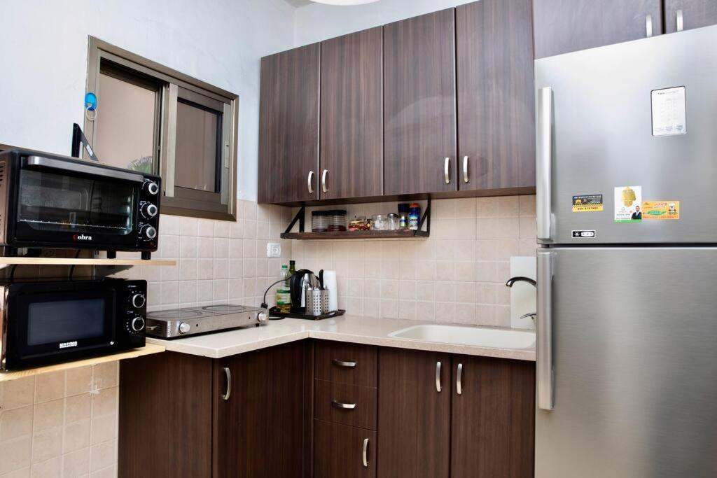 Homey Apartment Near The Beach Hadera Eksteriør billede
